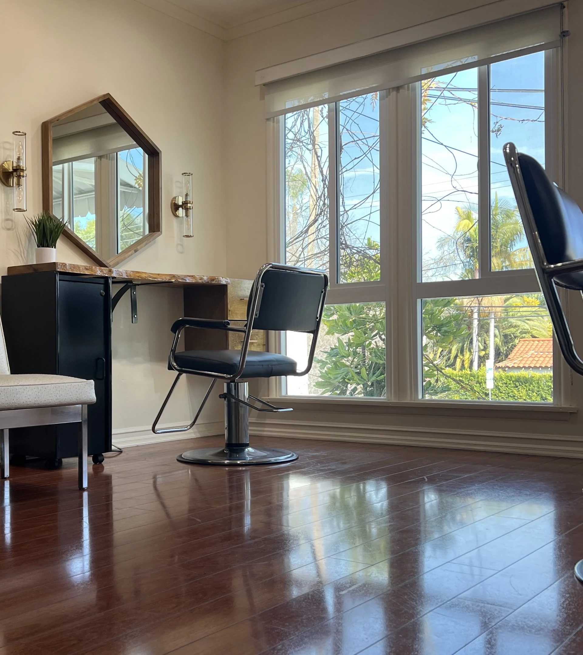 Luxury Elegant Salon Design – John Francis Beauty